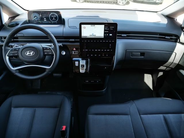 HYUNDAI Staria usata, con Controllo trazione