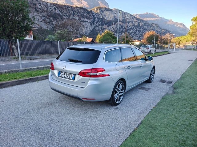 PEUGEOT 308 usata, con Autoradio