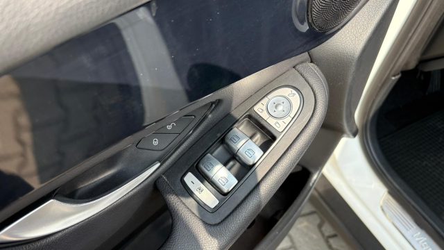 MERCEDES-BENZ GLC 220 usata, con Controllo trazione