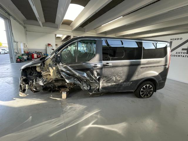 FORD Tourneo Custom usata, con Alzacristalli elettrici