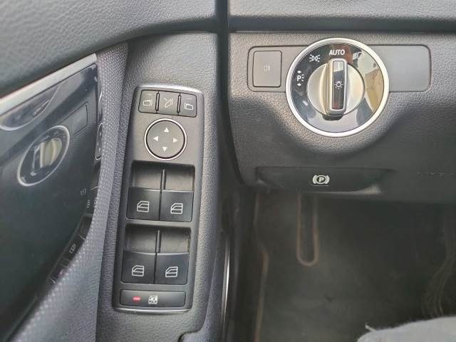 MERCEDES-BENZ C 200 usata, con Climatizzatore