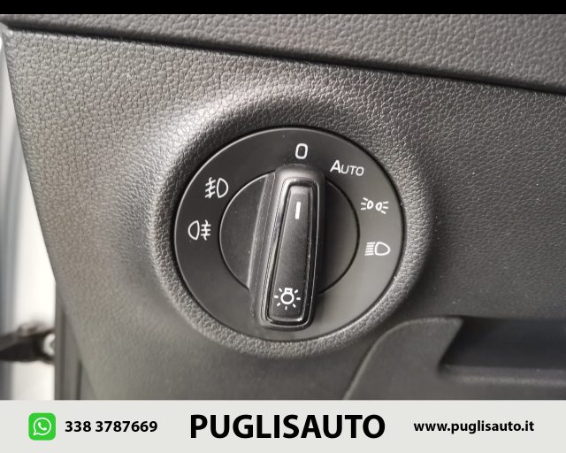 SKODA Karoq usata, con Sensori di parcheggio posteriori