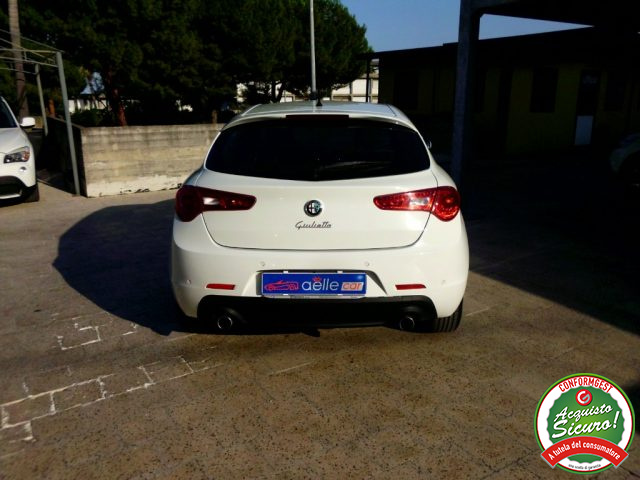ALFA ROMEO Giulietta usata, con Autoradio