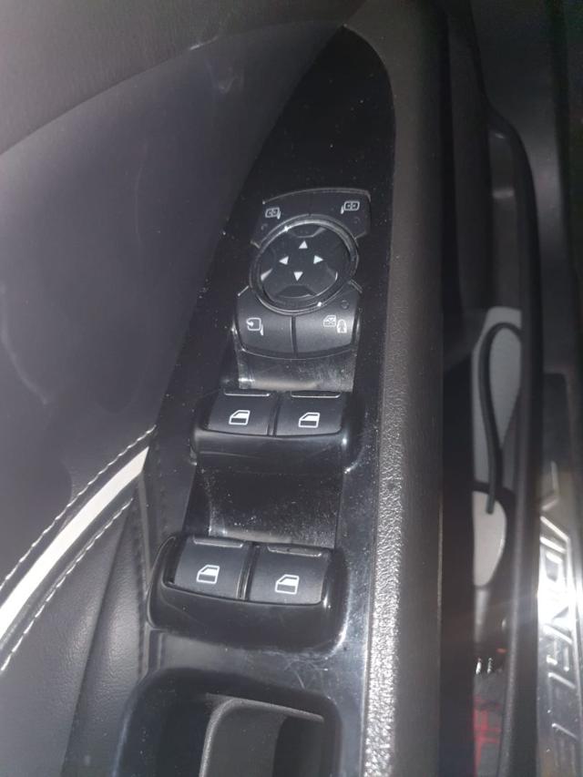 FORD Mondeo usata, con Volante multifunzione