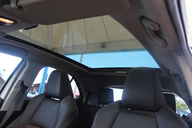 TOYOTA Yaris Cross usata, con Sedile posteriore sdoppiato