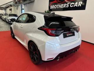 TOYOTA Yaris usata, con Autoradio