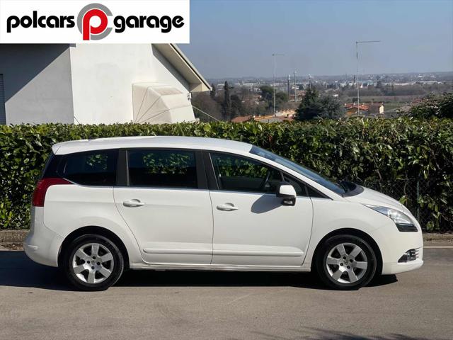 PEUGEOT 5008 usata, con Autoradio