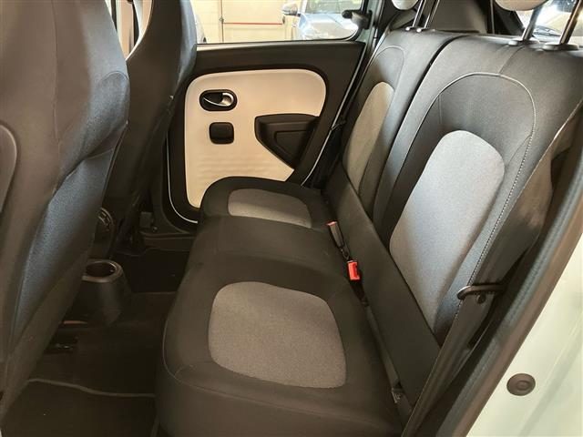 RENAULT Twingo usata 11