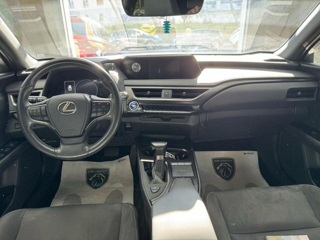 LEXUS UX 250h usata, con Cruise Control