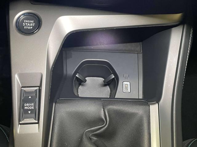 PEUGEOT 308 usata, con USB