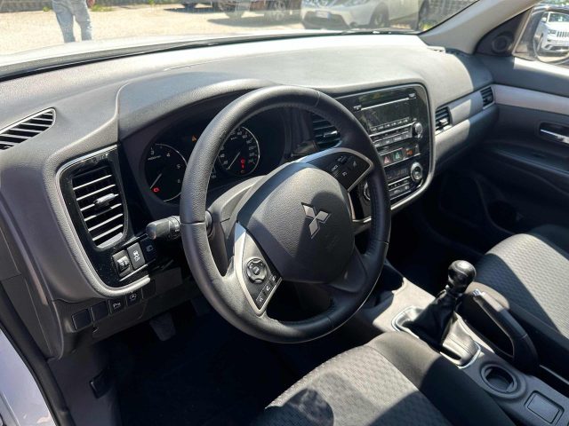 MITSUBISHI Outlander usata, con Fendinebbia