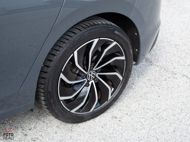 VOLKSWAGEN Golf usata, con Luci diurne LED