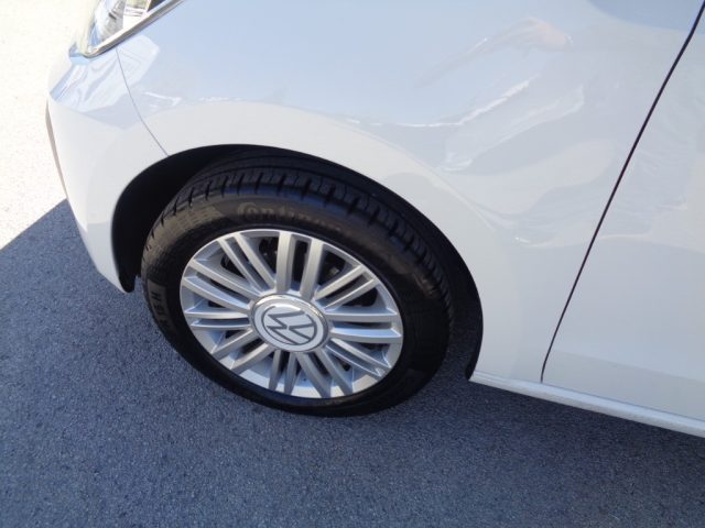 VOLKSWAGEN up! usata, con Autoradio