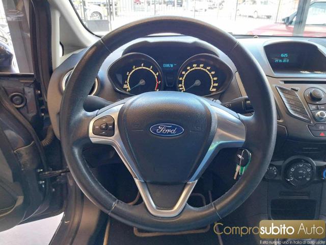 FORD Fiesta usata, con Specchietti laterali elettrici