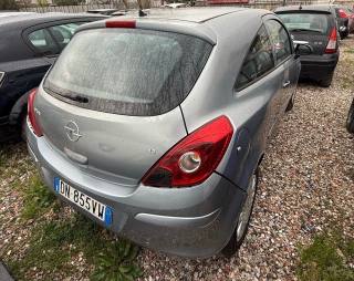 OPEL Corsa usata, con Airbag laterali