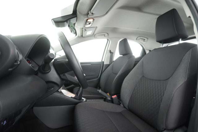 TOYOTA Yaris usata 9