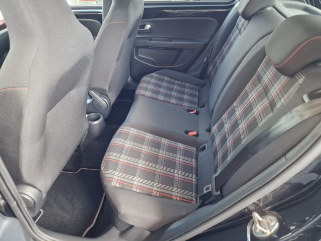 VOLKSWAGEN up! usata, con ESP