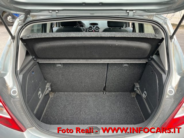 OPEL Corsa usata, con Luci diurne