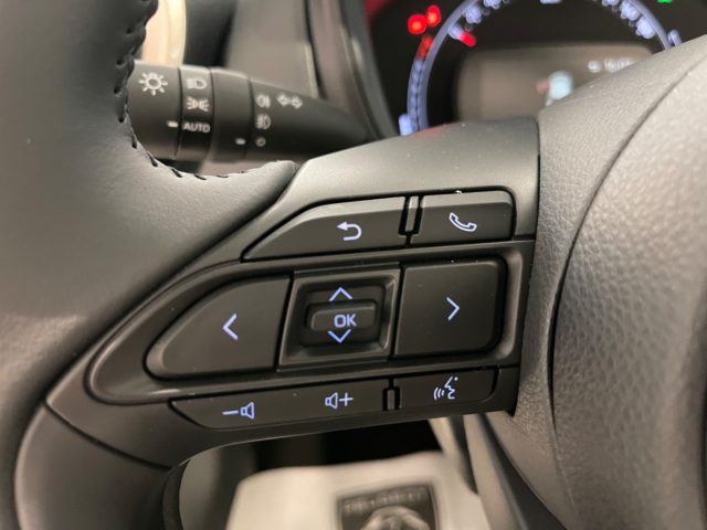 TOYOTA Aygo X usata, con Controllo automatico clima