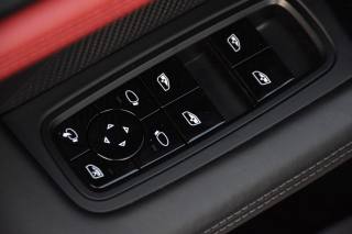 PORSCHE Taycan usata, con USB