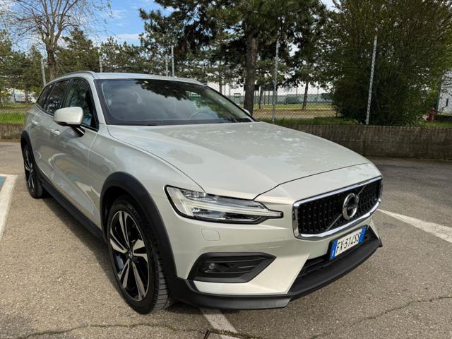 VOLVO V60 Cross Country usata, con Airbag