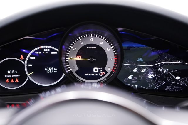 PORSCHE Cayenne usata, con USB