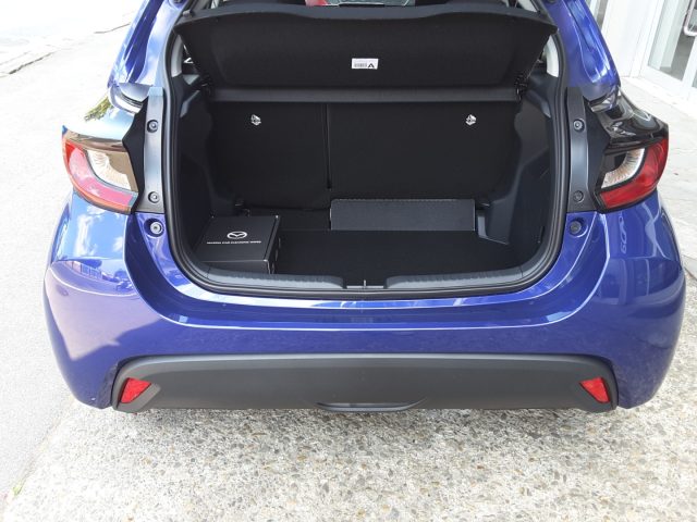 MAZDA 2 usata, con Controllo elettronico della corsia