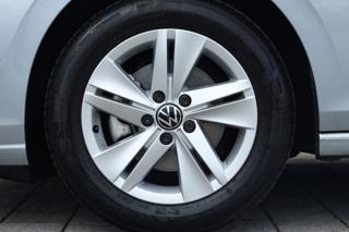VOLKSWAGEN Golf usata, con Freno di stazionamento elettrico