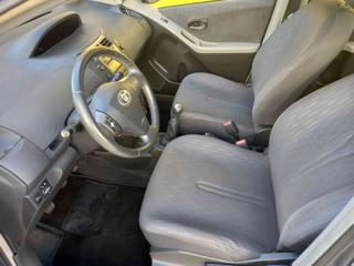 TOYOTA Yaris usata, con Specchietti laterali elettrici