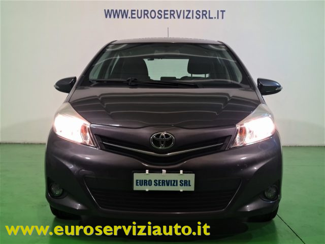 TOYOTA Yaris usata, con ESP
