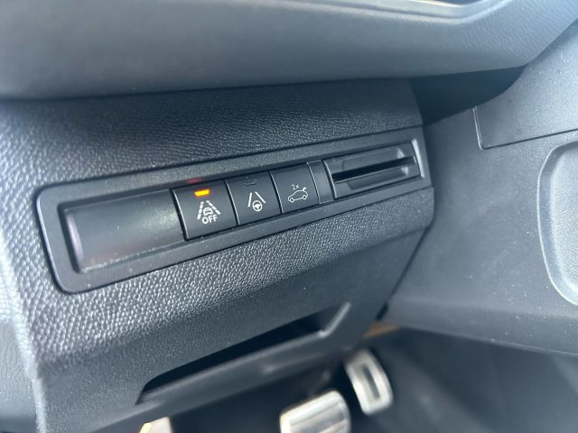PEUGEOT 5008 usata, con Park Distance Control