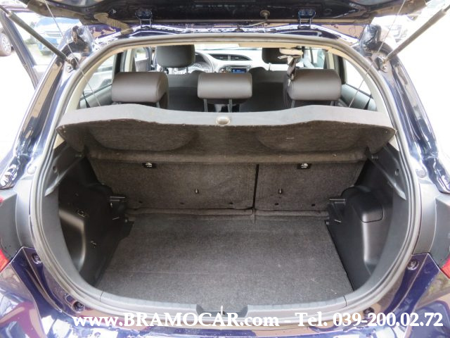 TOYOTA Yaris usata, con Volante multifunzione