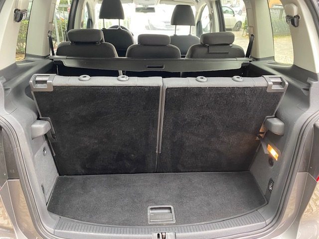 VOLKSWAGEN Touran usata, con Cruise Control