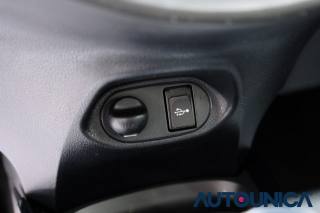 TOYOTA Yaris usata, con Isofix