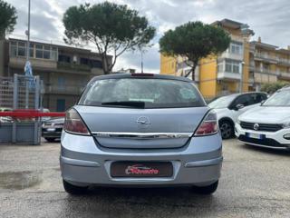 OPEL Astra usata, con Autoradio