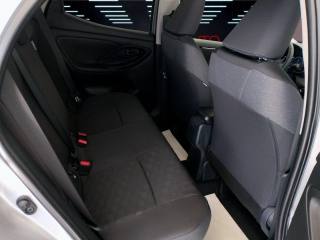 TOYOTA Yaris usata 16