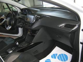 PEUGEOT 2008 usata, con Autoradio