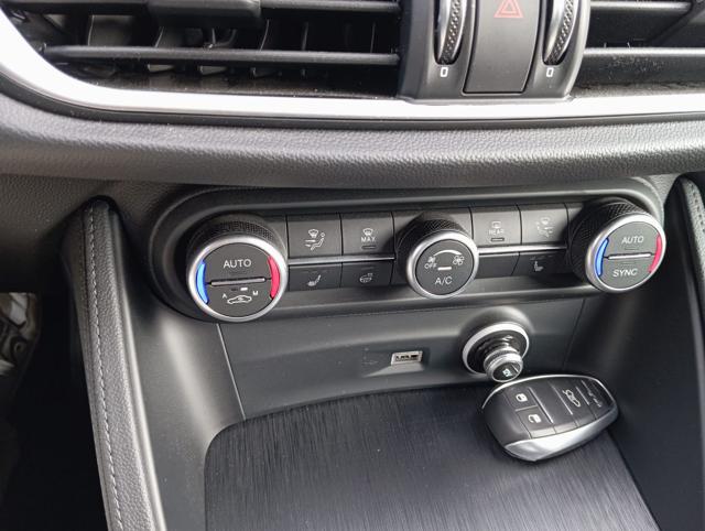 ALFA ROMEO Stelvio usata, con Volante multifunzione