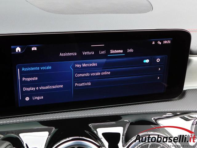 MERCEDES-BENZ CLA 200 usata, con Schermo multifunzione interamente digitale