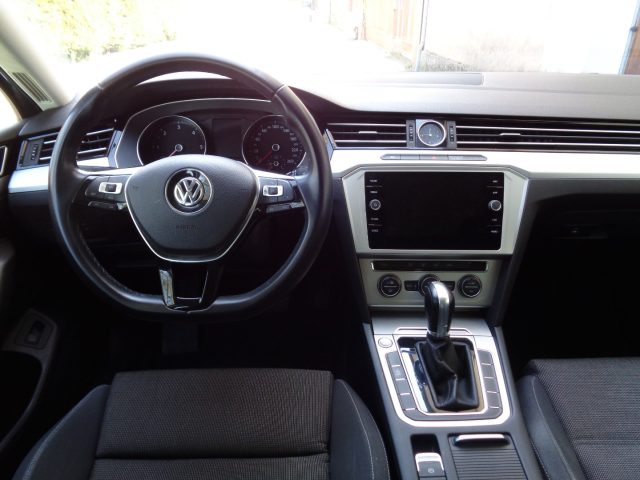 VOLKSWAGEN Passat Variant usata, con Controllo automatico clima