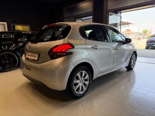 PEUGEOT 208 usata, con Autoradio