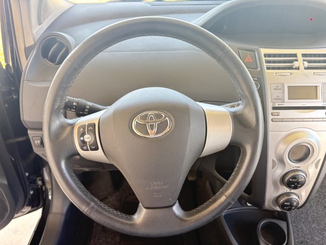 TOYOTA Yaris usata, con Lettore CD
