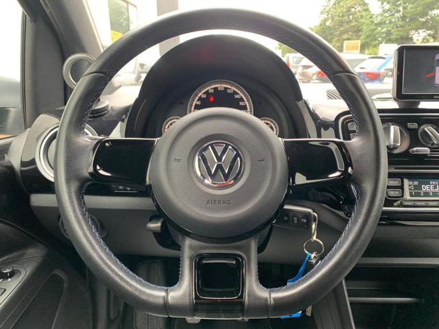 VOLKSWAGEN up! usata, con Sistema di navigazione