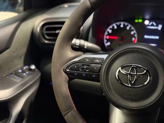 TOYOTA Yaris usata, con USB