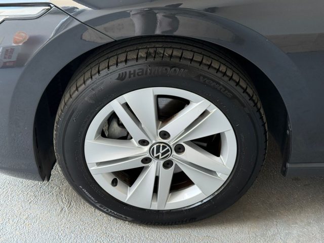 VOLKSWAGEN Golf usata, con Airbag testa