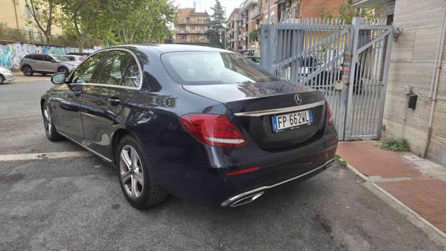 MERCEDES-BENZ E 220 usata, con Alzacristalli elettrici