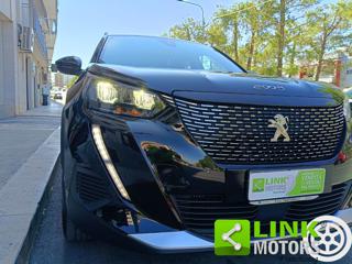 PEUGEOT 2008 usata, con Luci diurne LED
