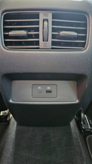 NISSAN Qashqai usata, con Fari LED