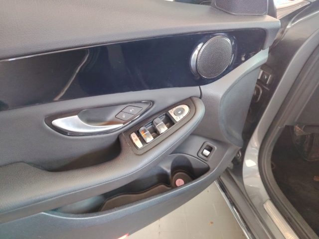 MERCEDES-BENZ C 220 usata, con Airbag testa