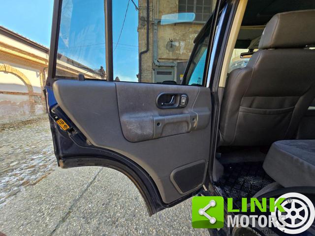 LAND ROVER Discovery usata 26